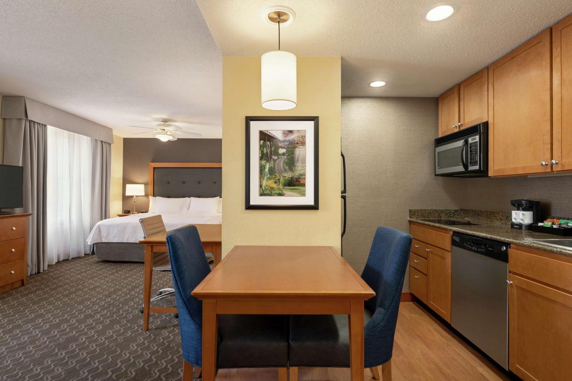 Homewood By Hilton Allentown-bethlehem Airport Hotel 3*