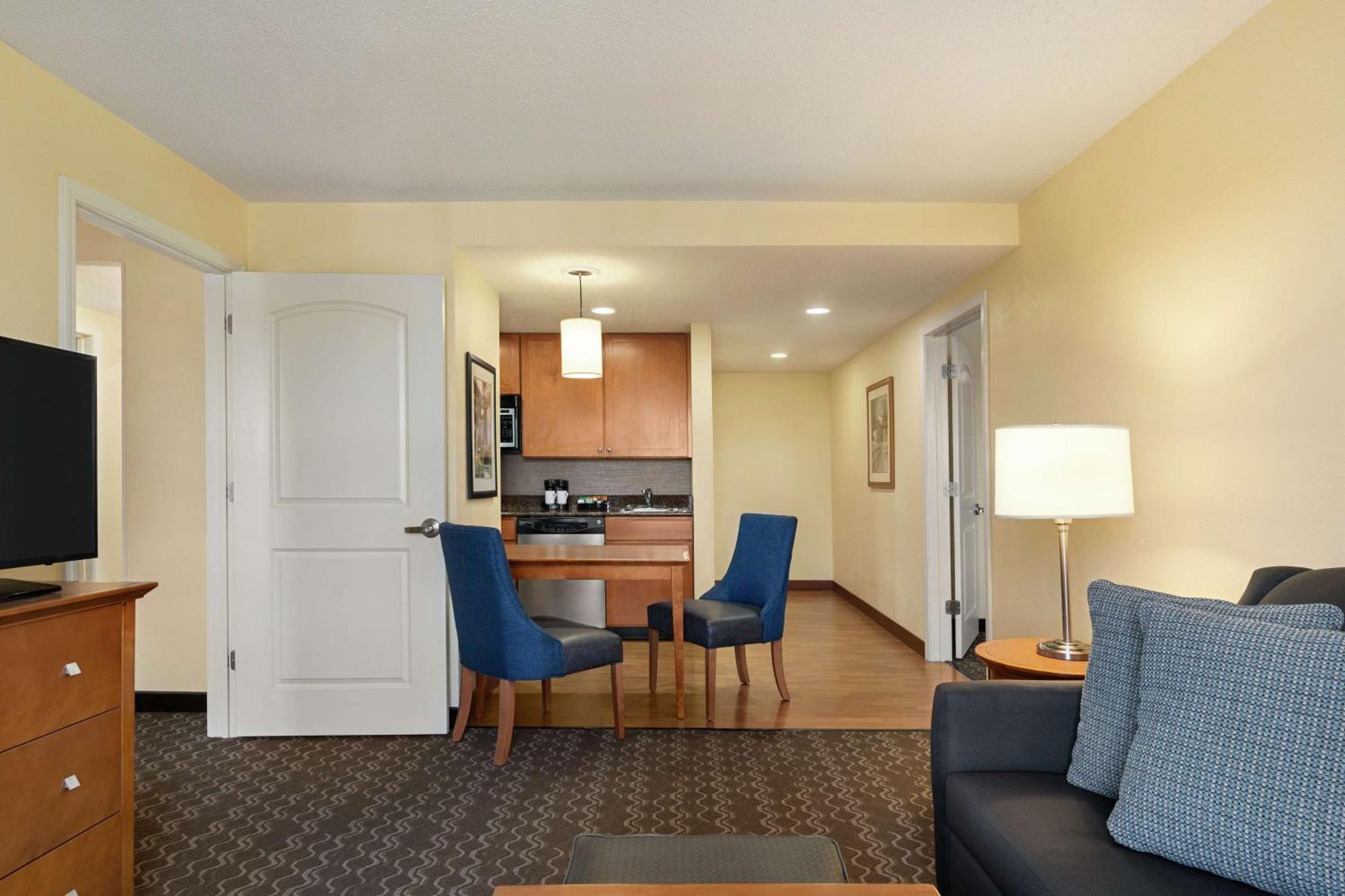 Homewood By Hilton Allentown-bethlehem Airport Hotel 3*