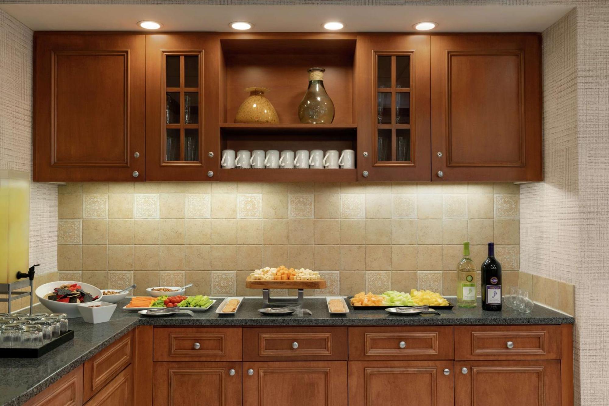 Homewood By Hilton Allentown-bethlehem Airport Hotel 3*
