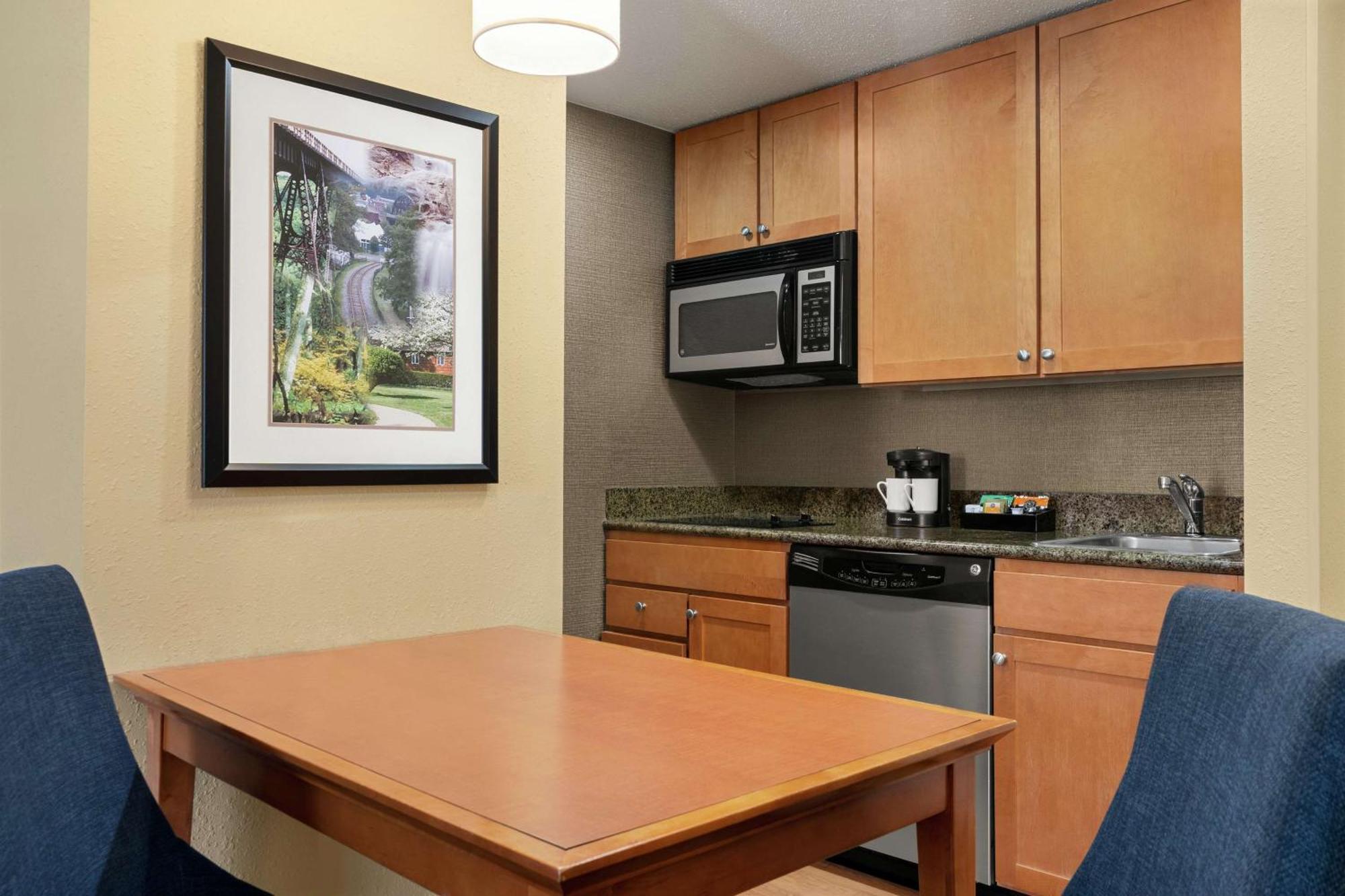 Hotel Homewood By Hilton Allentown-bethlehem Airport